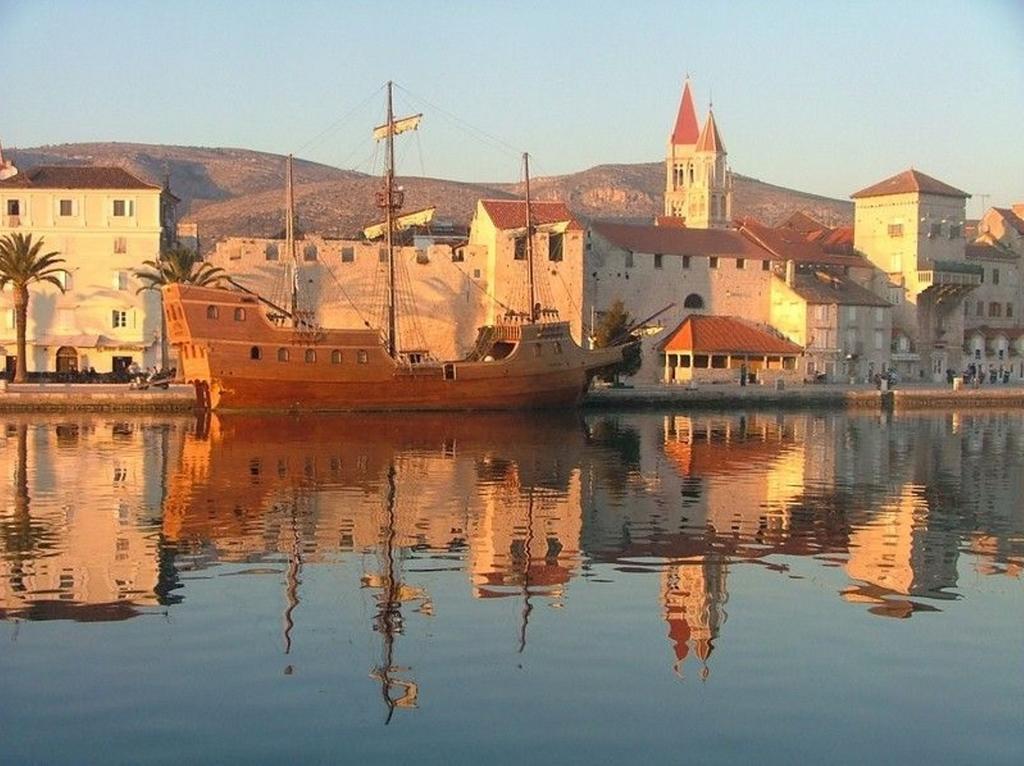 Apartments Horizont Trogir Exterior photo